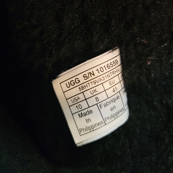 UGG Classic short black LEATHER Women's boots 10 comfy warm shearling lined - Picture 13 of 13